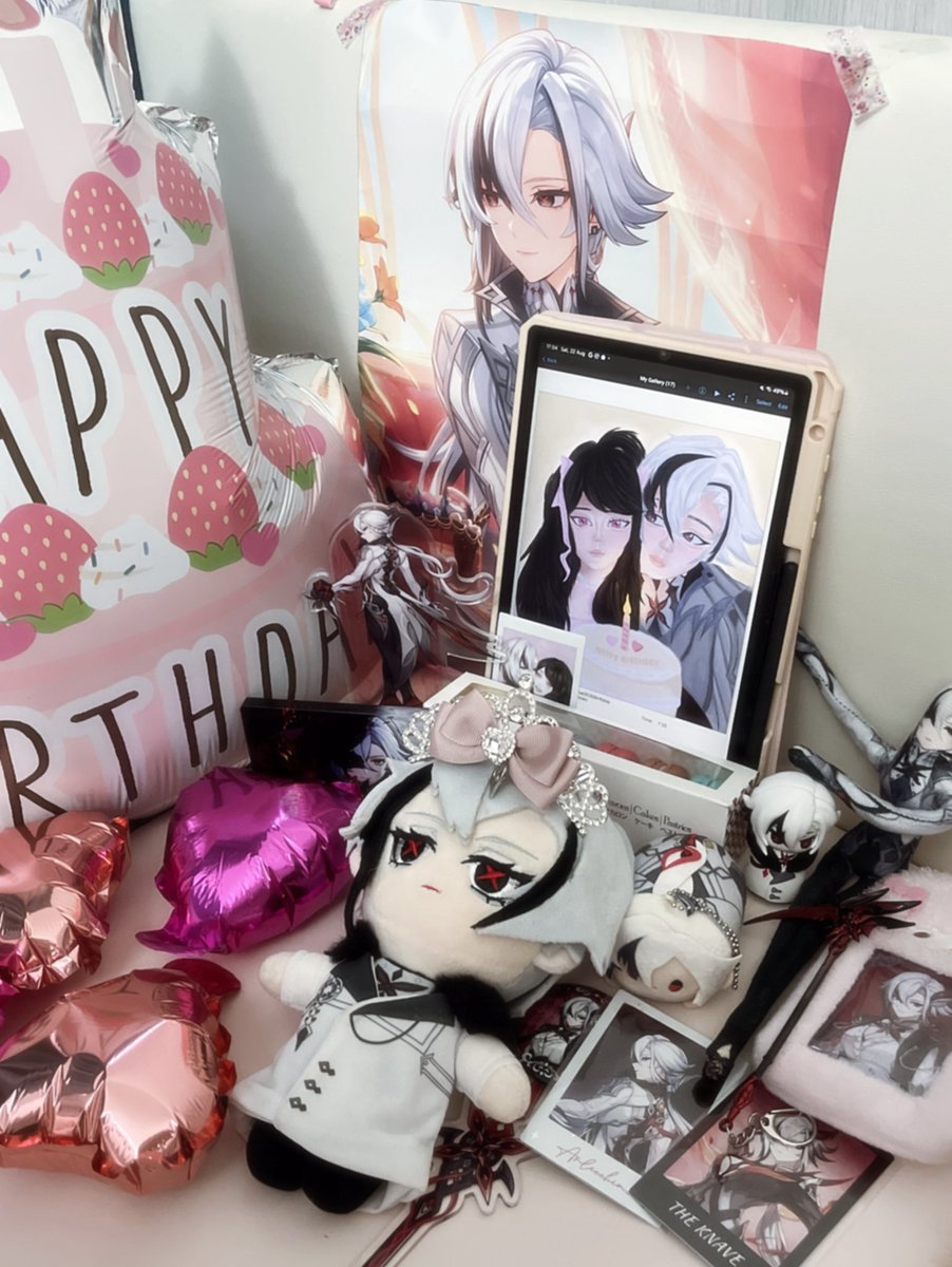 arleyearner's tweet photo. Happy birthday Arlecchino🥹💗 Its truly fate that our birthdays are 1 day apart (mine was yesterday) so i took the day to celebrate our birthdays today! 

I dont like cake so i got macarons😆
#arlecchino #genshinimpactㅤㅤㅤㅤ https://t.co/0qI3GhbNbO