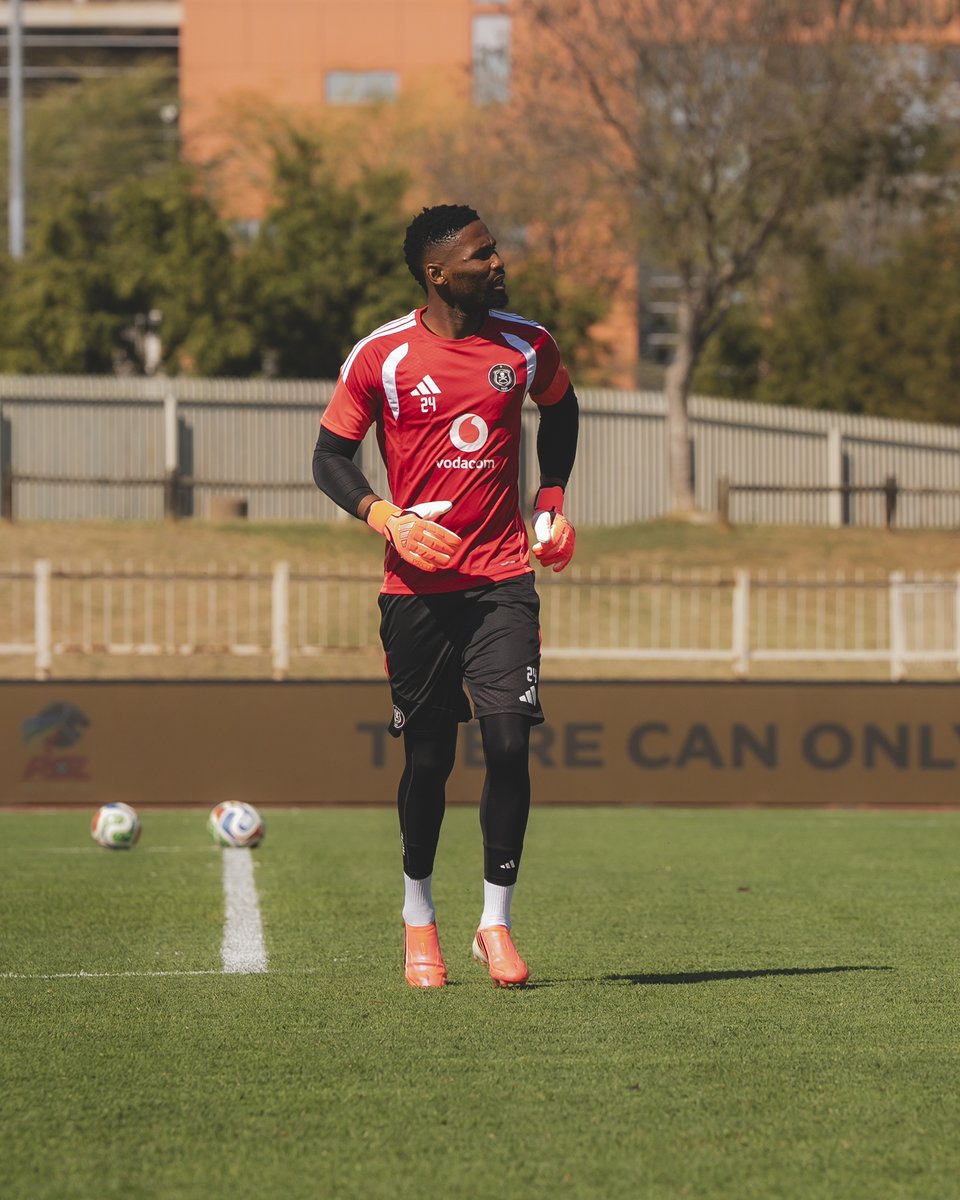 orlandopirates's tweet photo. Boots on 🏆⚔️

⚫⚪🔴⭐
#MatchDay
#OrlandoPirates
#OnceAlways https://t.co/GXTfWeALrQ