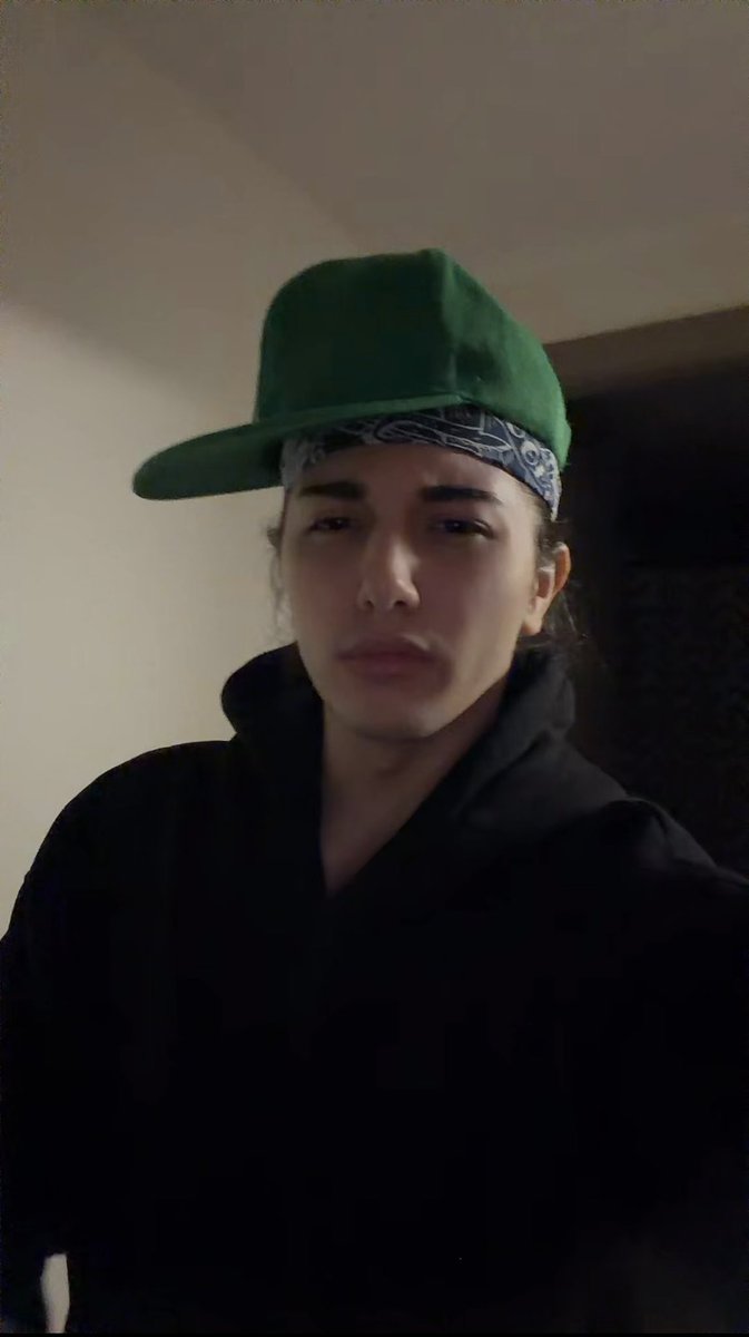 sunnyacee's tweet photo. Hoodie stays on https://t.co/93ULREyY4C