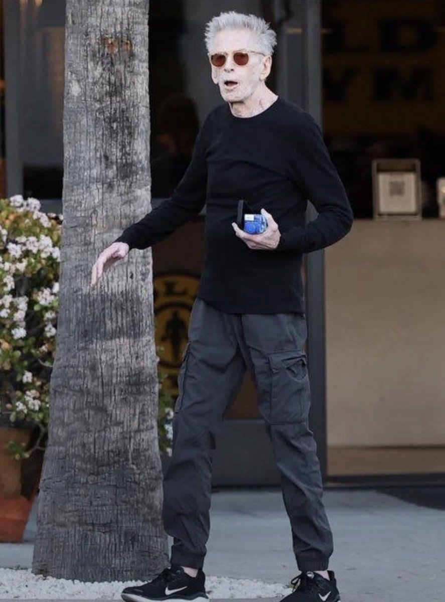 Anayacs71's tweet photo. Calvin Klein, 83, and his 37 year old boyfriend Kevin Baker spotted leaving the gym together. https://t.co/SX5YHMji5J