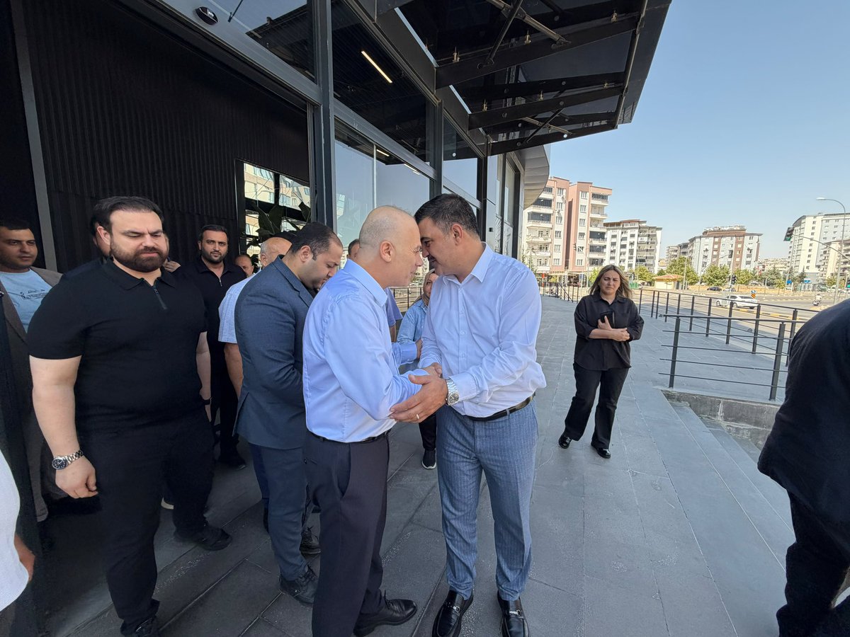 avmehmettiryaki's tweet photo. Şahinbey Belediye Meclis Üyemiz M. Yusuf Aslan’ın ailesine taziye ziyaretinde bulunarak acılarını paylaştık.

Milletvekilimiz M. Eyüp Özkeçeci, Şahinbey Belediye Başkan Vekilimiz Cuma Güzel, İlçe Başkan Yardımcılarımız, Kadın ve Gençlik Kolları Başkanlarımız ile birlikte gerçekleştirdiğimiz ziyaretimizde, merhumun yakınlarına sabır ve başsağlığı dileklerimizi ilettik.

Rabbim merhumun mekânını cennet eylesin, ailesine ve sevenlerine sabırlar versin.
@abuyukgumus 
@hakanaksu058 
@vahitatalan 
@iekarayel 
@abdulhamitgul 
@EyupOzkececi 
@AliSahin501 
@deryabakbak27 
@mesutbozatli 
@irfancelikaslan 
@BBozgeyik_27 
@FatmaSahin 
@mtahmazoglu 
@fmfedaioglu 
@AKGMTeskilat
#GönüldenGönüle