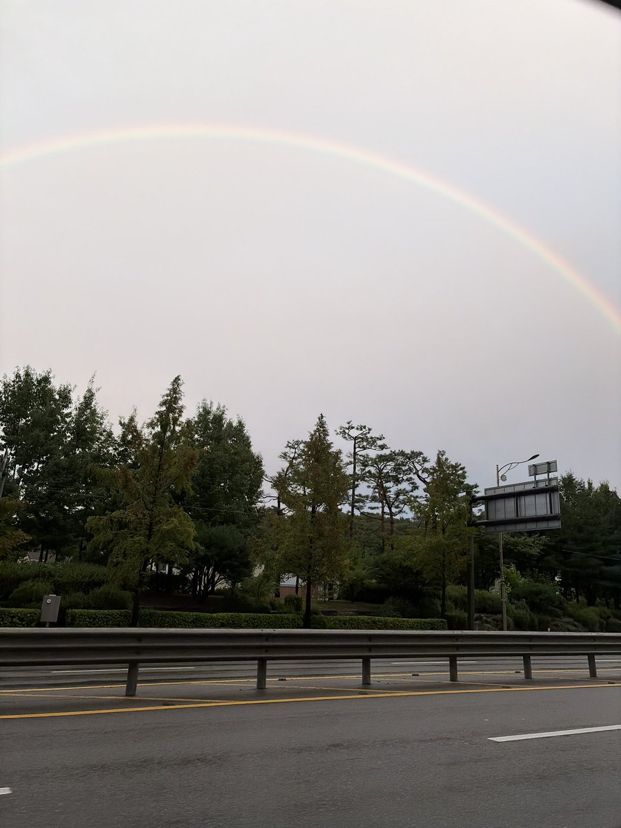 shkkxx's tweet photo. 오늘 본 무지개...🌈🌈 https://t.co/fBO4Jagrzd