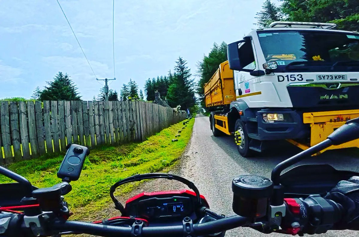 murphyscott5586's tweet photo. Gritters! The bane of my life—even in summer... https://t.co/akLprUia7J
