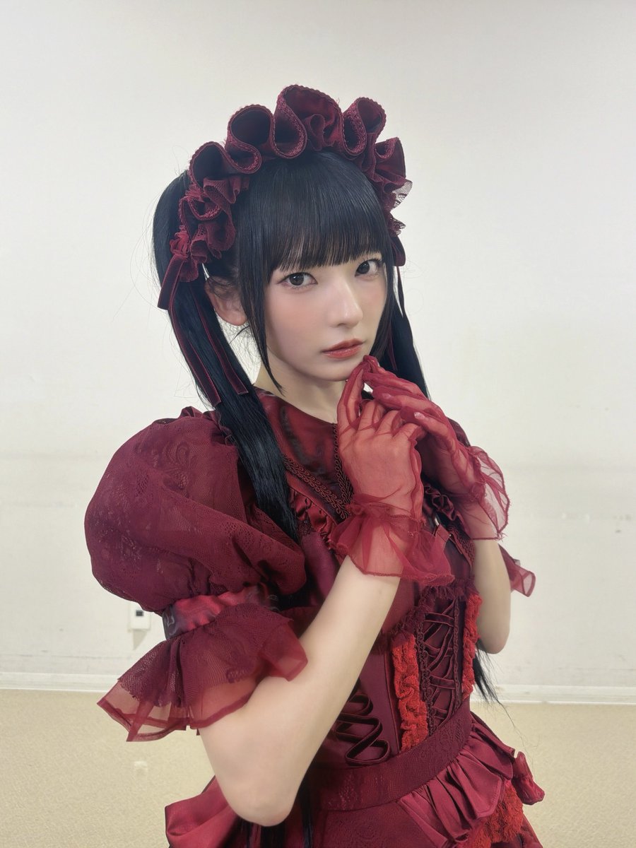 nagata_shiori_'s tweet photo. #MUSICFAIR 出演させていただきました📺
 #愛くださいませ ・THE ALFEEさんとの星空メドレーはいかがでしたか✩.*˚実況もありがとう！！
そして、みなさんのコレクション話を聞く時間がとっても楽しかったです♪私も蒐集を楽しむぞ✊🏻

また出演させていただけるように頑張ります🥀🥀🥀
 #ノイミー https://t.co/XHc0cn5Rr9