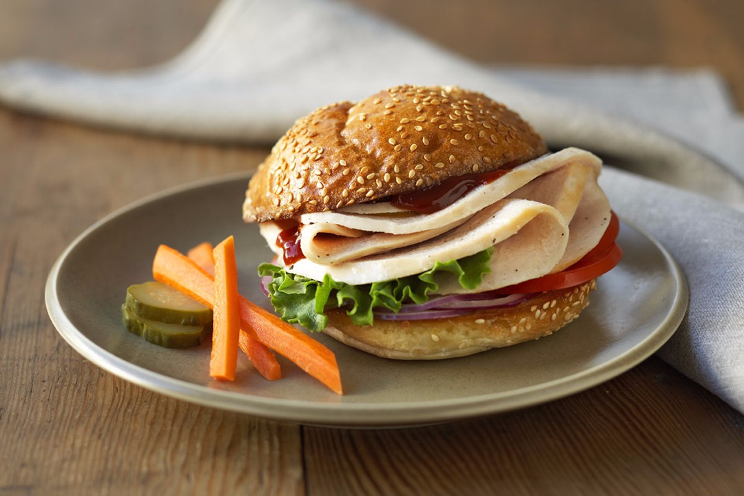 EDUARDOVCCB's tweet photo. [Just grabbed a warm turkey sandwich and iced latte for lunch—simple, satisfying, and perfect for a midweek pick-me-up!]， https://t.co/6S3hOrcdmM