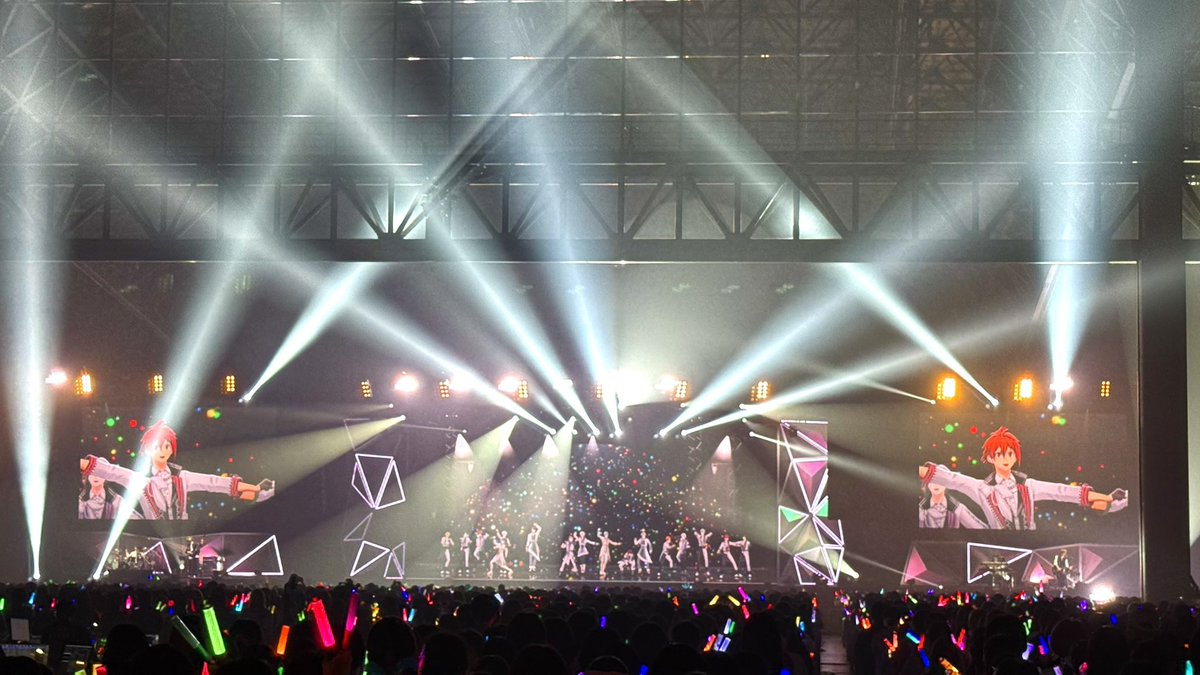 iD7Mng_Ogami's tweet photo. 【VISIBLIVE TOUR “4WARD JOURNEY”】
『アイドリッシュセブン VISIBLIVE TOUR "4WARD JOURNEY"』幕張公演2日目が終了いたしました…！

明日も皆様にお会いできることを楽しみにしております！

#アイナナ #アイナナ_4J https://t.co/OINu8A3uRL