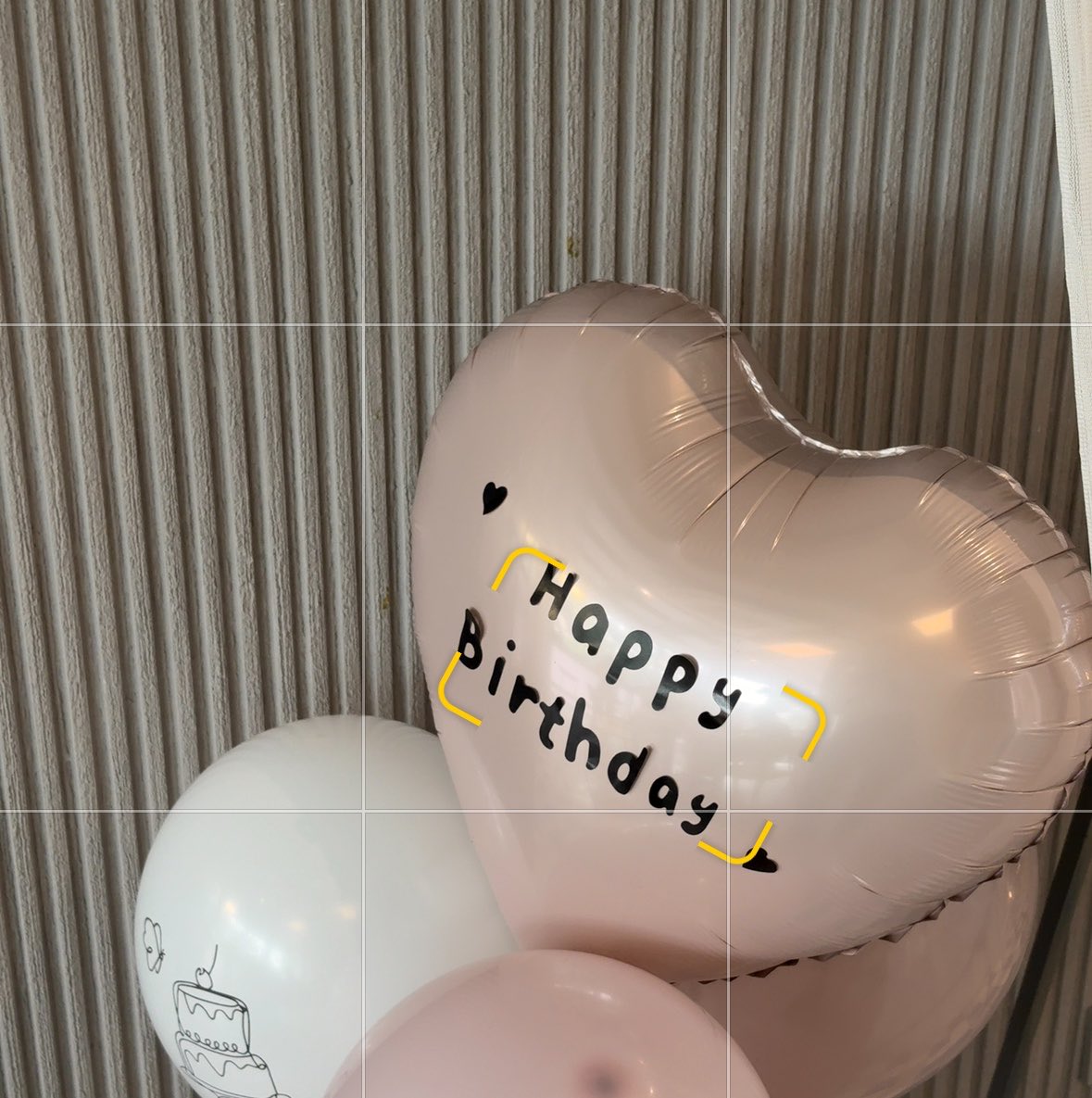 210_pn's tweet photo. junior’s birthday cafe checked ! 
— 
มีคนให้ความรักกับจูเนียร์เต้มปายหมดเลยน้าเนี่ย 🫱🏻♥️♥️
สุขสันต์วันเกิดคับบ 

#HAPPYJUNIORDAY
#JUNIOR_VVV #VVV_TRIPLEV https://t.co/6HhnuopZBH