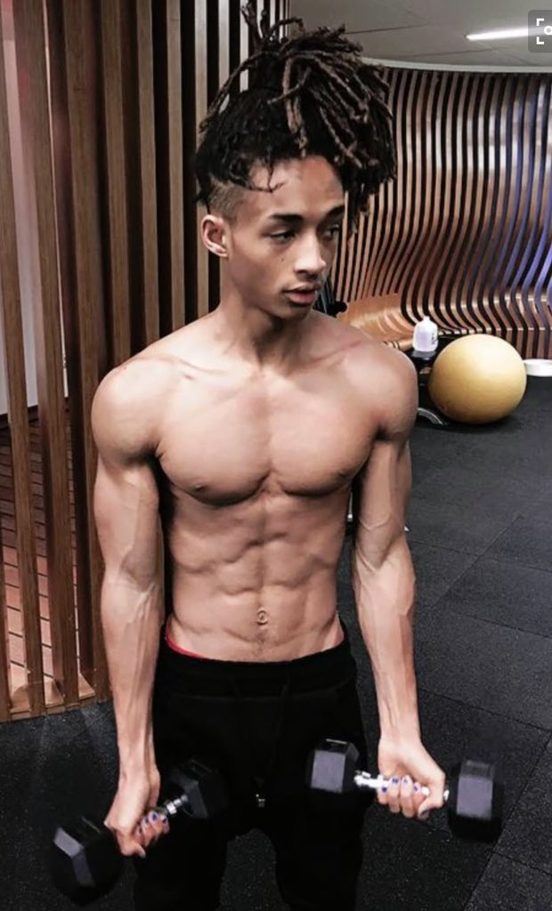 DearBro411's tweet photo. Jaden smith 

Before drugs.                                 After drugs https://t.co/Ccy2sHxlxf