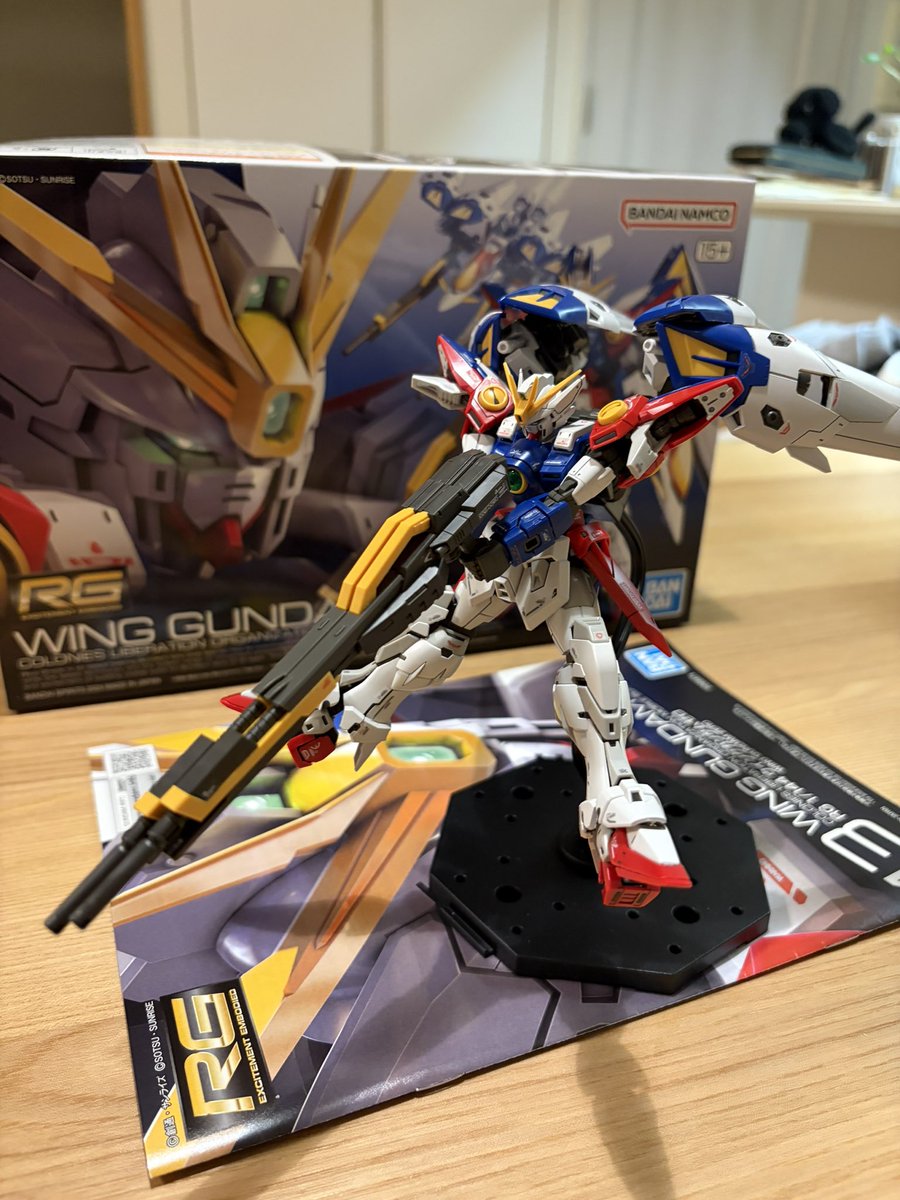 tky5674's tweet photo. 作りかけで放置していたウィングゼロ完成！！
カッコいい！！満足！！
次はアクシズショックシリーズでも作るかな🤔プレバンのX3買えなかったし😭←関係ない笑
#ガンプラ
#プレバン
#ガンダムベース
#ガンプラ好きと繋がりたい https://t.co/AlXRRmD8Kx