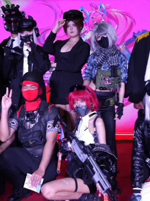 eirien1402's tweet photo. Just hit the amazing anime con! Met so many cool cosplayers, scored limited merch u0026 took loads of pics — this weekend’s gonna be legendary https://t.co/b23q0V9cEF