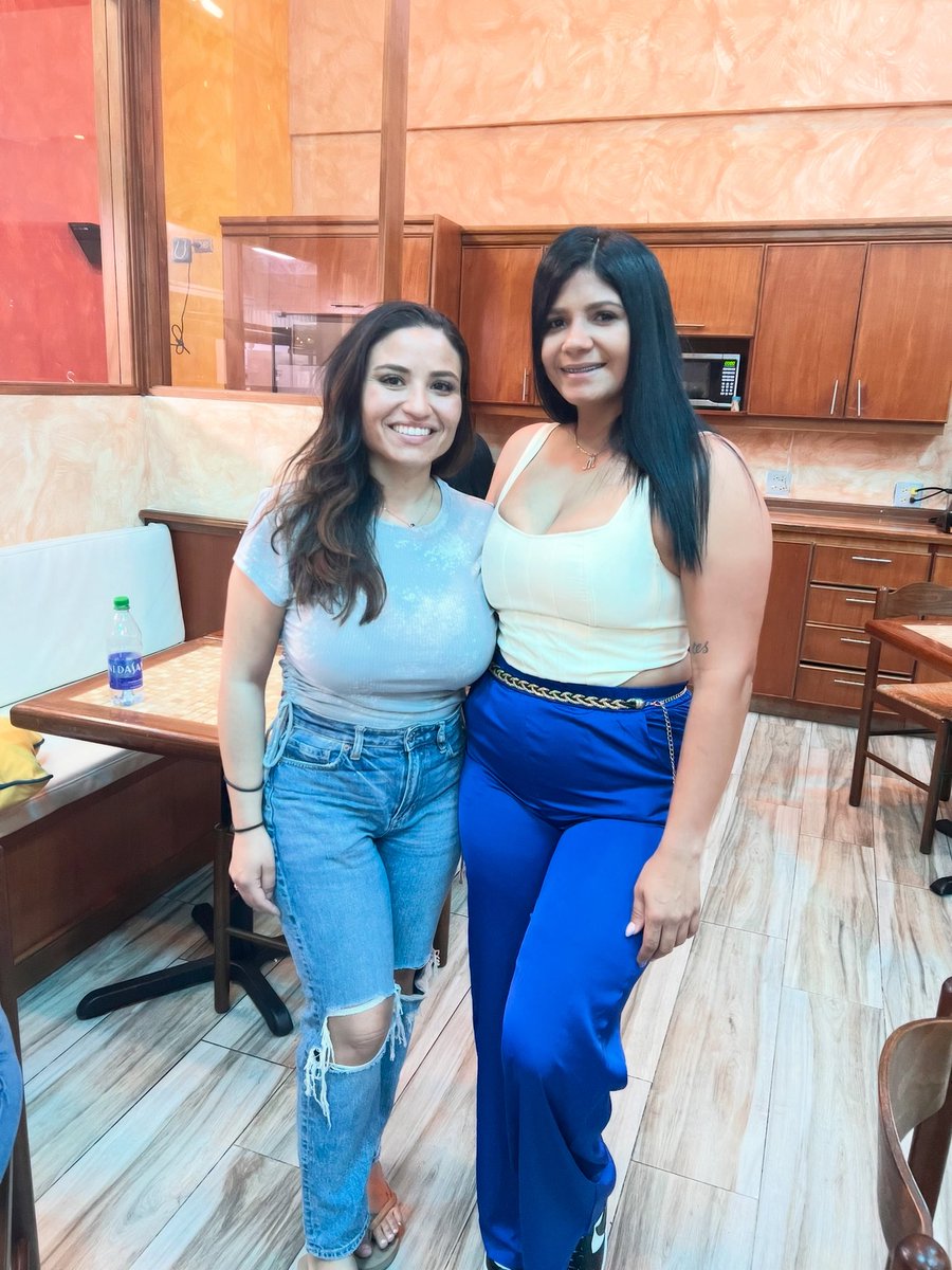 TextMeLaterXO26's tweet photo. When even your niece is taller than you 🫣 https://t.co/CRB3XgI3Fv