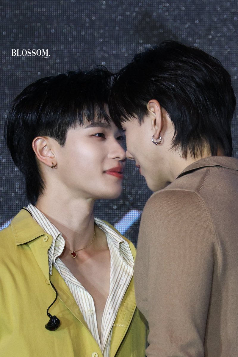 JiewLittle88's tweet photo. สายตาแบบนี้ มีแต่คนคลั่งรักเท่านั้นแหละที่ทำ
รักมันล้นออกทางสายตาหมดแล้ว   𑣲⋆｡˚ 

DAOUOFFROAD IN HONGKONG

#DAOUOFFROADFMinHONGKONG

#DaouOffroad #ต้าห์อู๋ออฟโรด https://t.co/r2I9Uk4R41