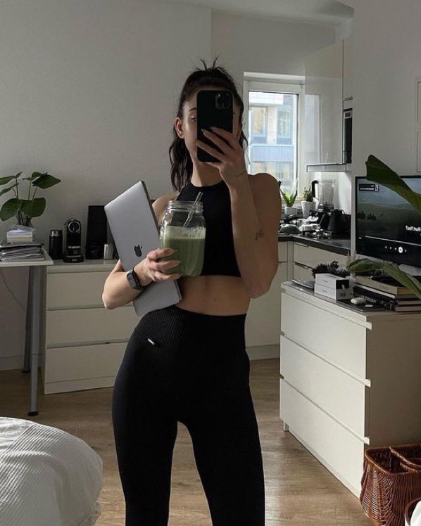 Diorgirlx's tweet photo. discipline > motivation https://t.co/P8eJZ4OAJF