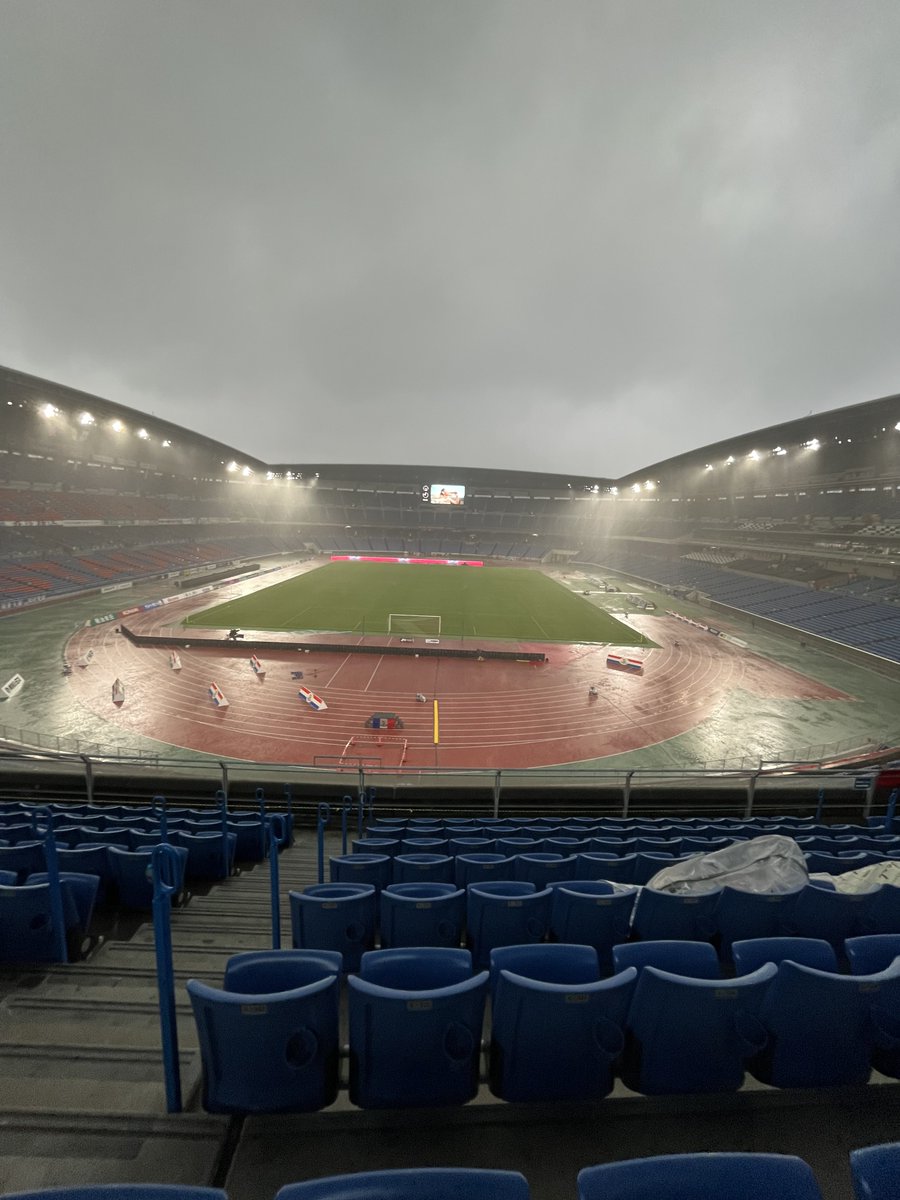 tricoslime's tweet photo. 今シーズンもココから🏟️
土砂降り☔️

今日の #マリノススタグル は吉清さん😋
#fmarinos https://t.co/lQFZBATcdK