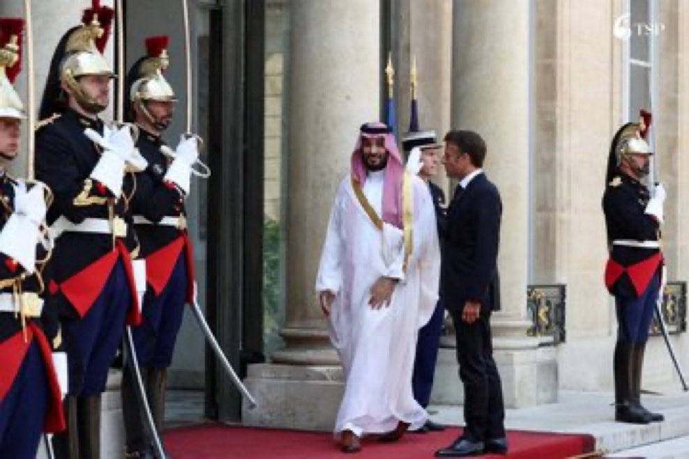 7ansh23's tweet photo. @genix_Aii محمد بن سلمان وين ما حضر هو الحدث الاهم في العالم 
الله يحفظه في حله و ترحاله 🇸🇦 https://t.co/szIB2rK0lY