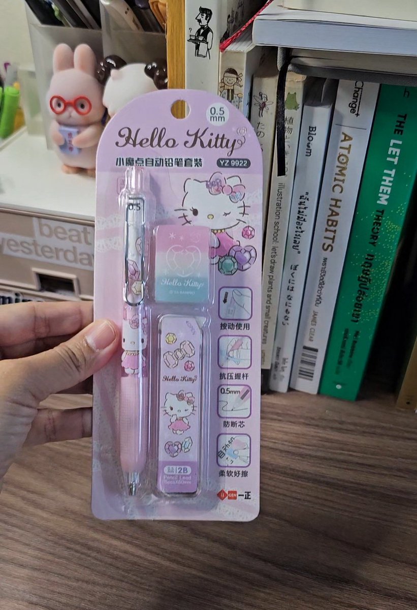 creamku58's tweet photo. พ่ายแพ้ให้กับความน่ารัก Hello Kitty 🥰
ชุดดินสอกด Sanrio ไส้ดินสอ 2B ขนาด 0.5mm + ยางลบ ดินสอ #hellokitty
#stationery
https://t.co/alfQhSs4rA https://t.co/8WtbzQR2mj