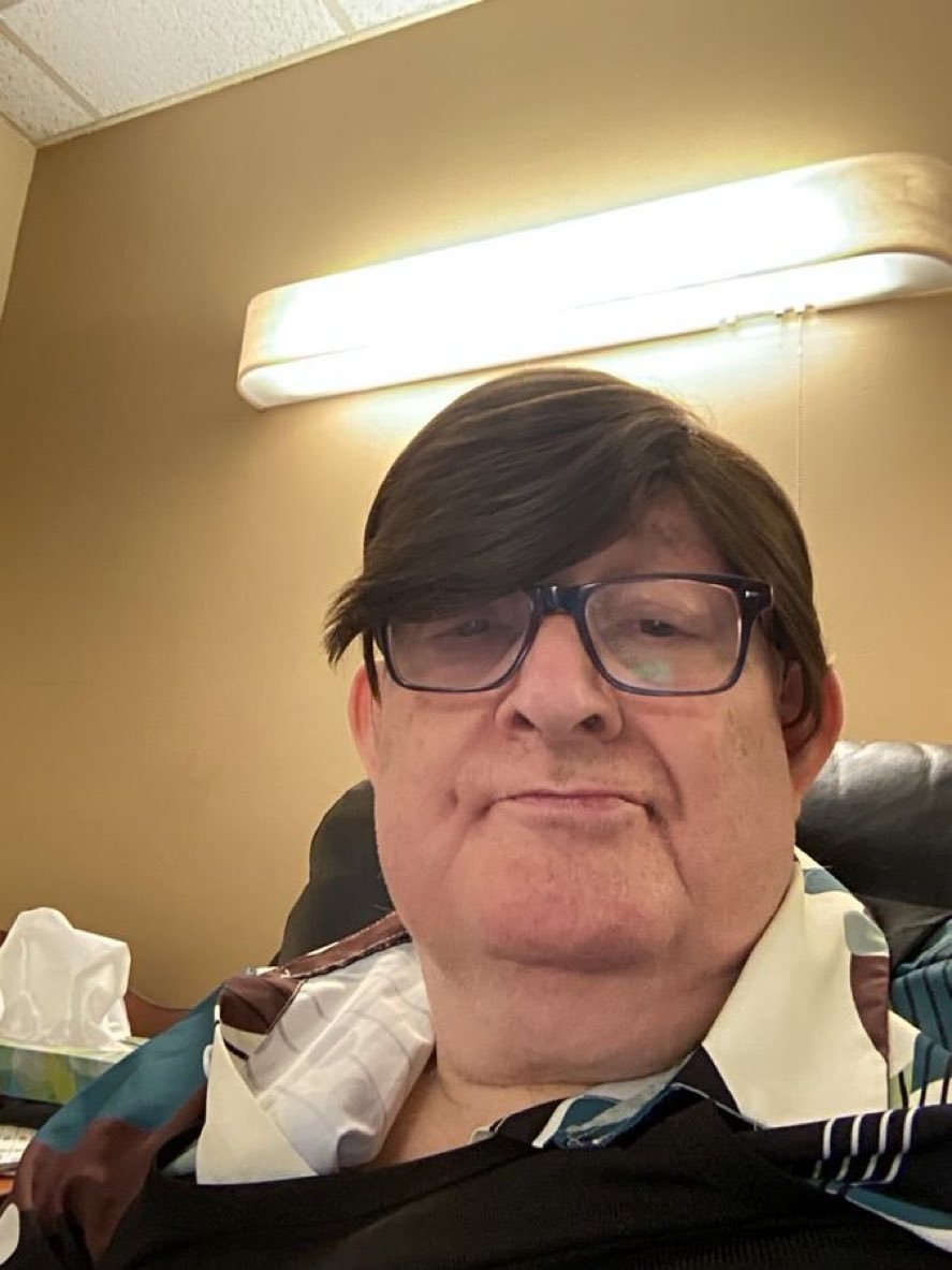 florianzips's tweet photo. how do I look https://t.co/Lc14yfX763