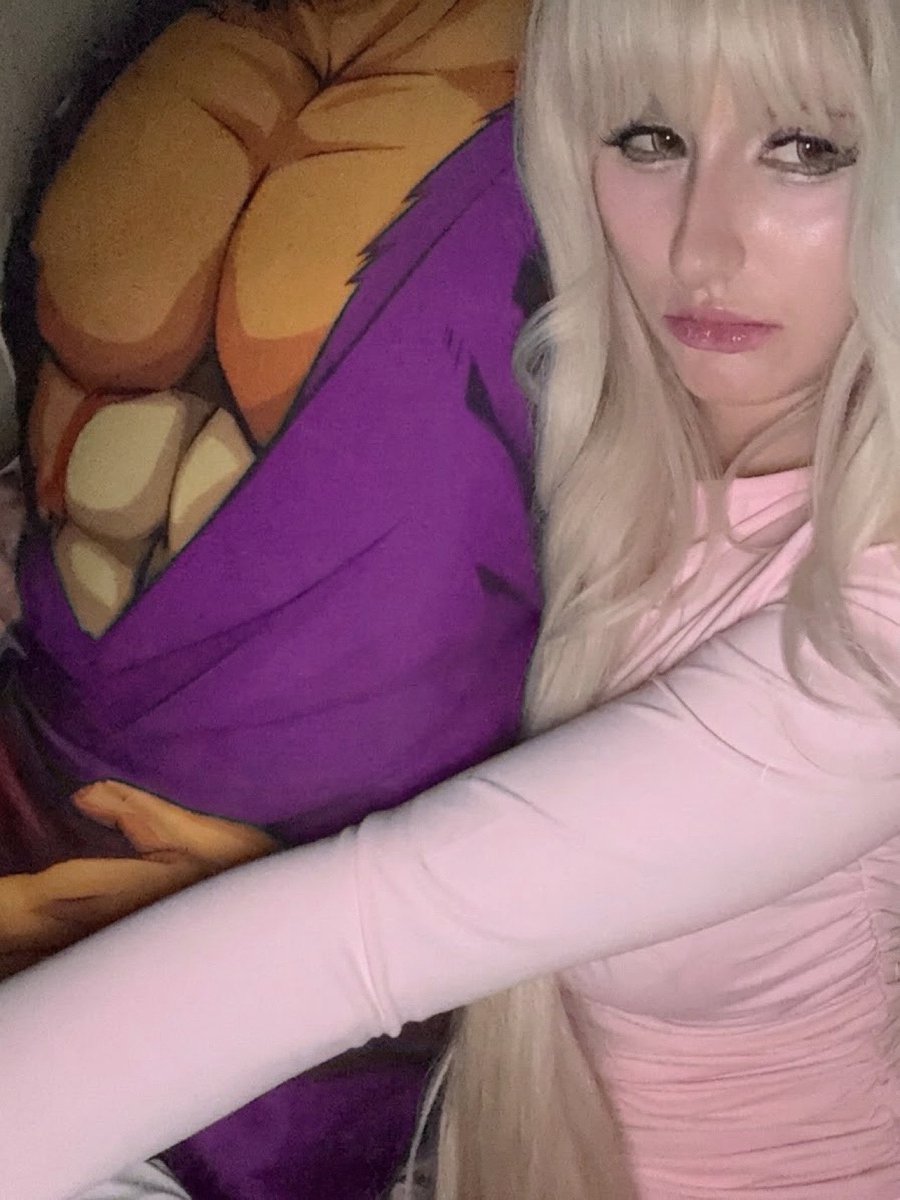 Cheraebi's tweet photo. time for sleepies with my hot father of my 7 kids baby daddy husband 😇 https://t.co/iGboRqx73Y