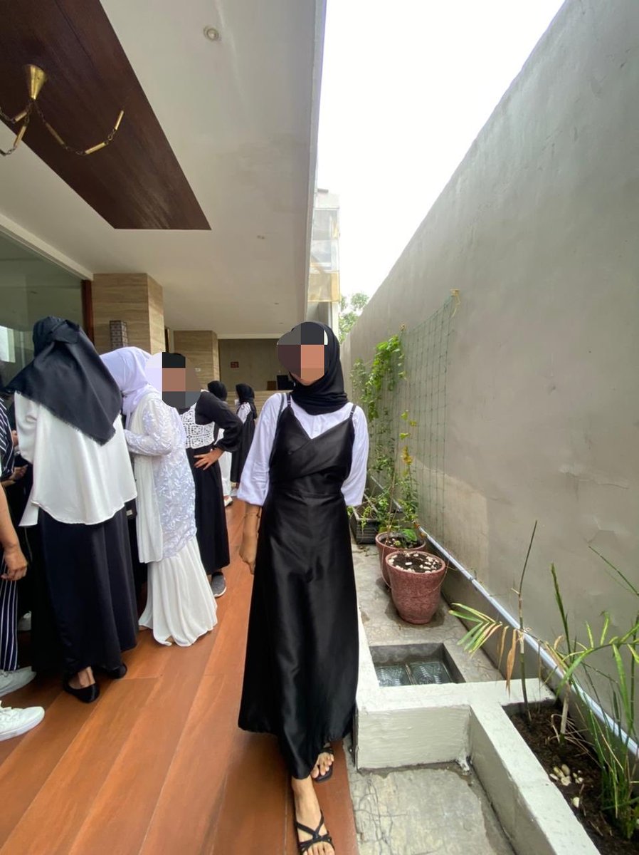 urmwood's tweet photo. wts dress item
35k aja guys https://t.co/k5QqFXloXF