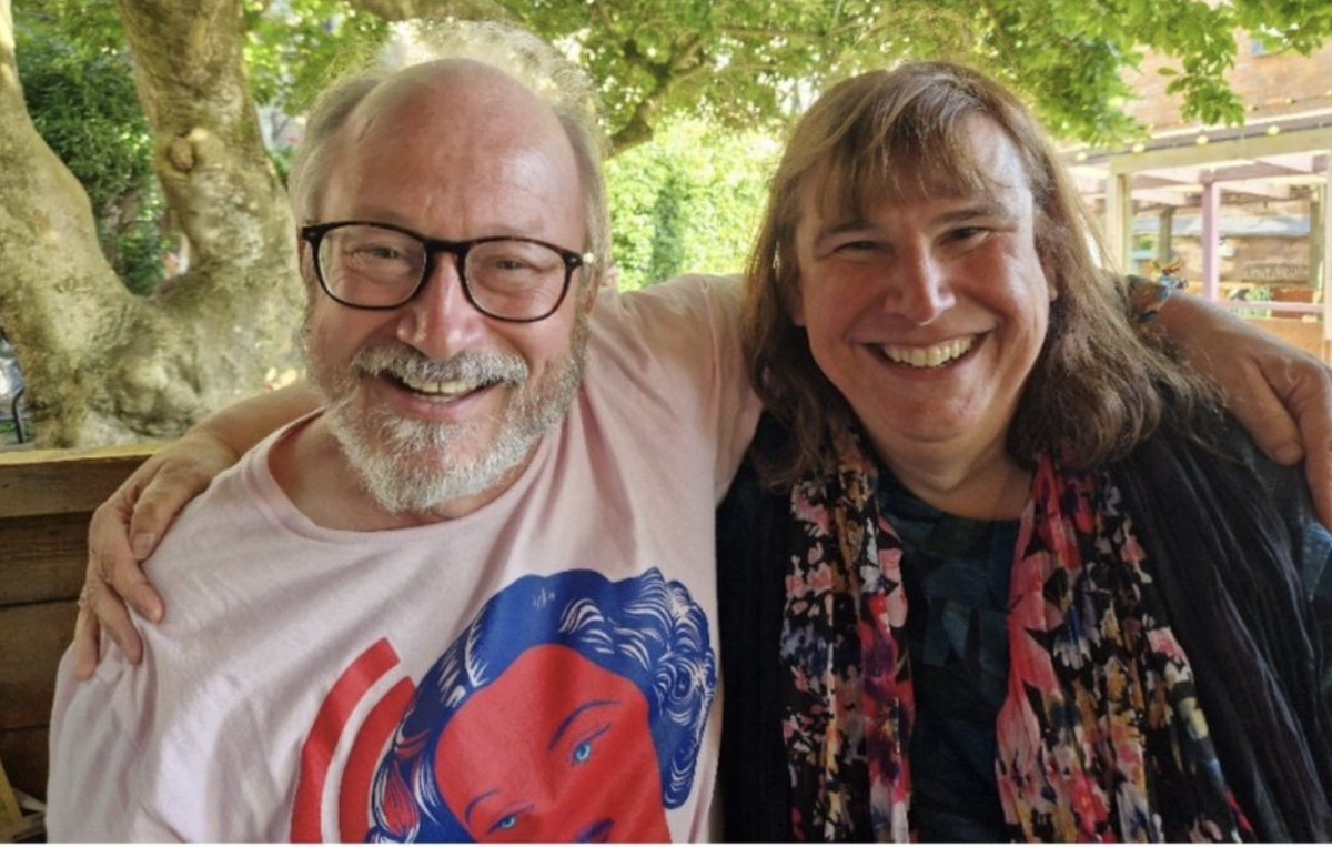 Glinner's tweet photo. Just two lads hanging out https://t.co/fDkglTrIod