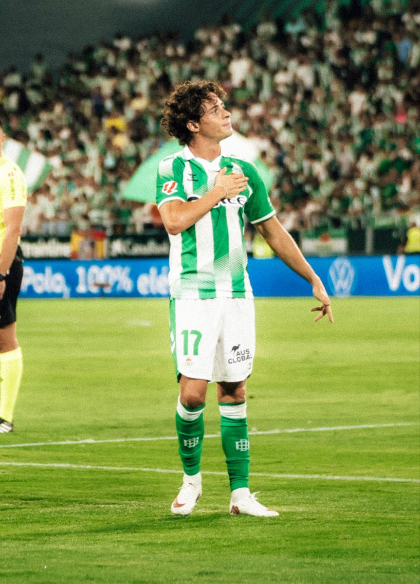 rororiquelme10's tweet photo. 💚🤍

@RealBetis https://t.co/uOT6WX7yfC