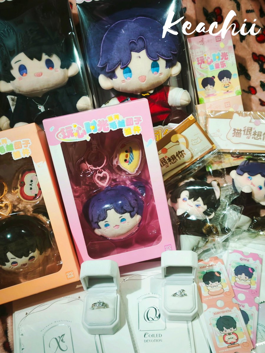 keachii_'s tweet photo. Uwahh~ 😭 My lads merch finally arrived!! 🥹🫶 Big thanks to @eggoph for helping me secure them huhu 😭💖 Super love it especially the rings.. 🙏 More budols to come po hihi 🥰

#loveanddeepspace #lads
#keachiicollect
#Rafayel #Caleb #QiYu #XiaYizhou 
#eggoph https://t.co/fX2Kb4nxJE