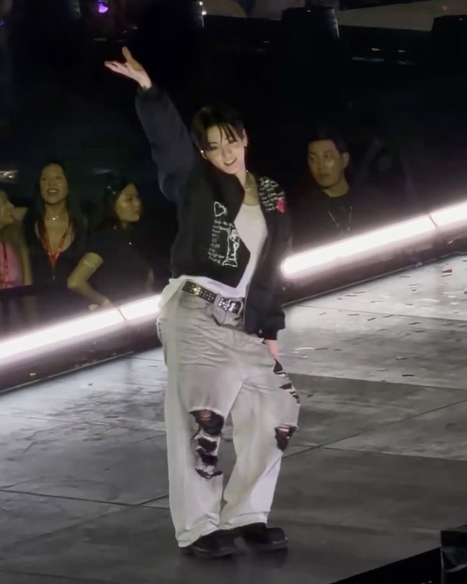 vjungist's tweet photo. jungkook my favorite anime girl https://t.co/djeOxf9Ng6