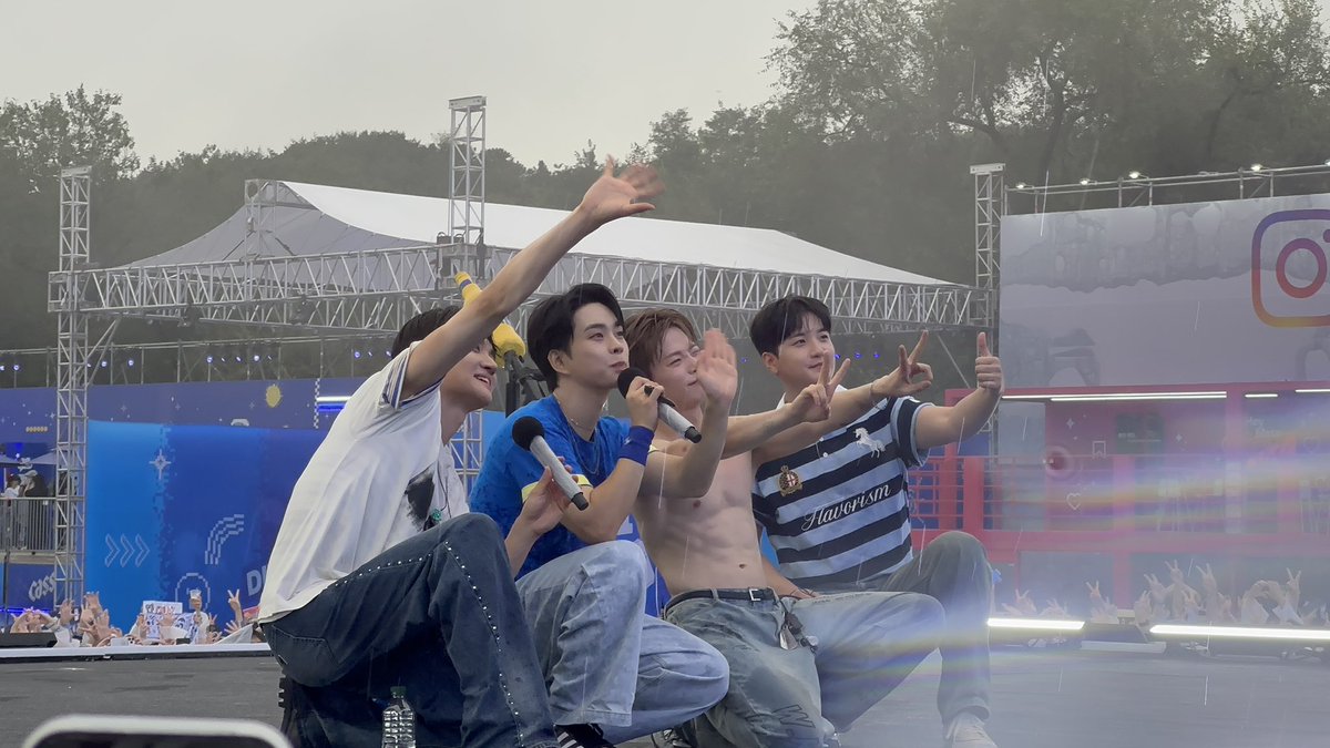 luv_ch0_'s tweet photo. 카스쿨 단체사진 https://t.co/PUT1s7KP2O