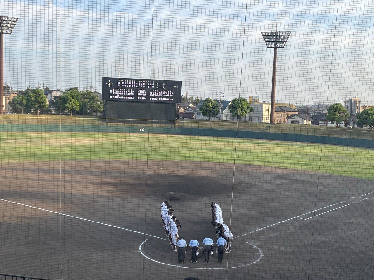 TKP1643972's tweet photo. 🏟️刈谷球場🏟️
⚾️西三河地区決勝戦　���合終了⚾️
　　　　杜若7-3三好
杜若)舟津①・吉田⑱△-松井⑩-野田
三好)長尾⑩・川上⑪-萩原、須藤
二)早川、折田(杜若)大場(三好)

杜若高校が着実に得点を重ね終盤に追い上げを見せる三好高校を下して西三河地区大会を優勝しました。

杜若高校の皆さん
優勝おめでとうございます。

三好高校の皆さん
準優勝おめでとうございます。

両校お疲れ様でした。