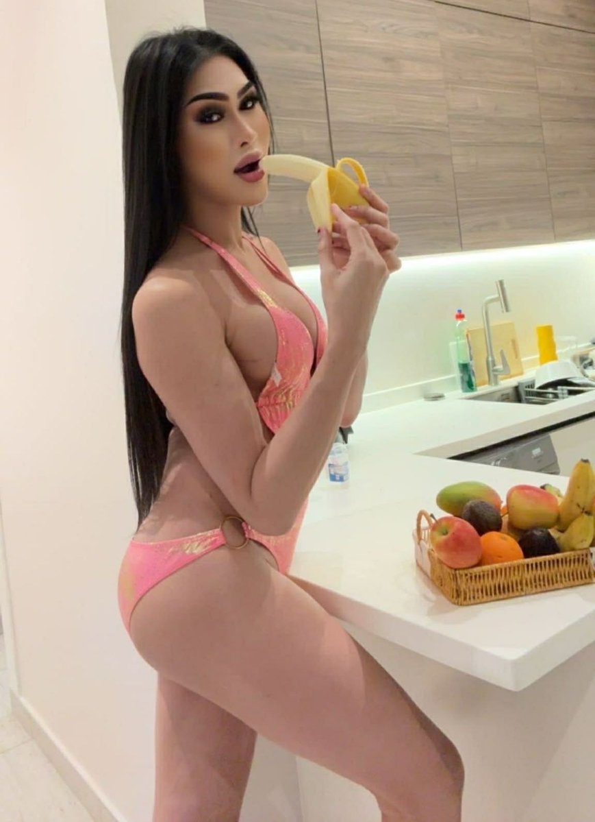 o3lpxx's tweet photo. #ladyboy_jeddah  
#ladyboy_both_in_jeddah   
#jeddah_ladyboy
🍌🍌🍌🍌🍌 https://t.co/S6pQgm7Mlq