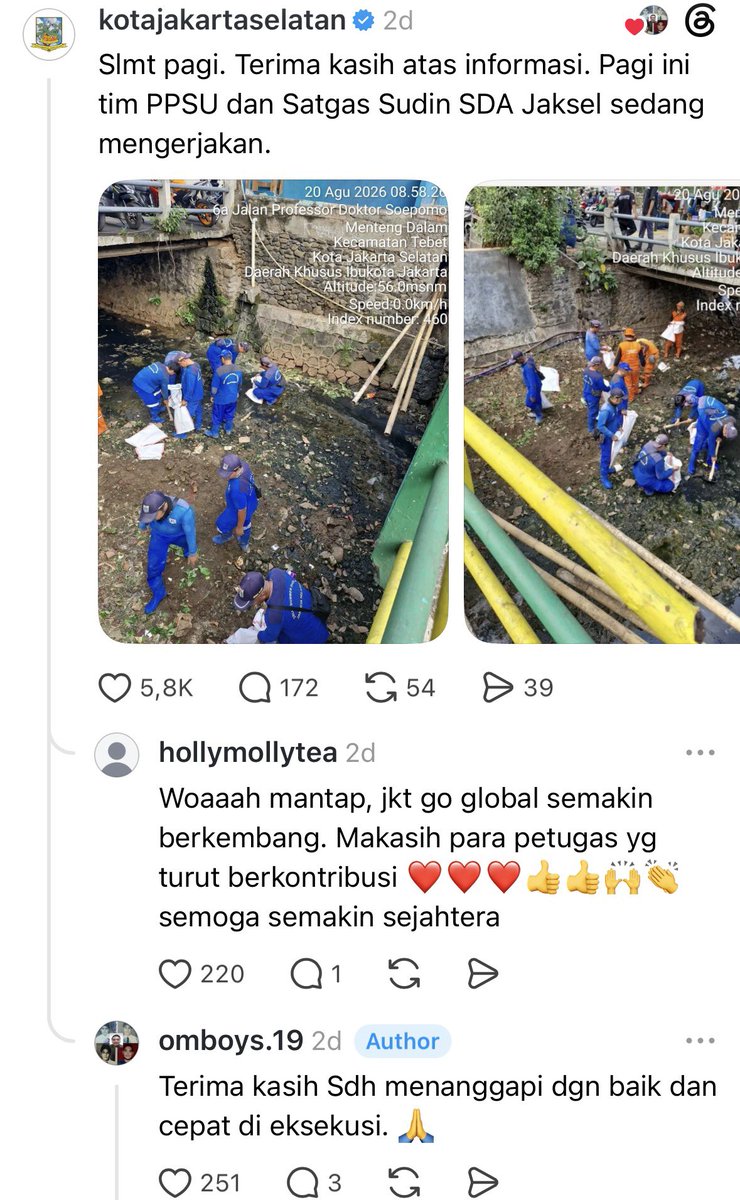 txtkarir's tweet photo. pic 1: ada yg ngasih saran pak gubernur jakarta buat melakukan pengerukan sungai mumpung musim kemarau

pic 2 &amp; 3: langsung diekseskusi dong

gini nih contoh kerja yg bener🫵🙏

appreciate sekali buat pejabat Jkt terkait🙏👏 https://t.co/kniFDt0Ls3