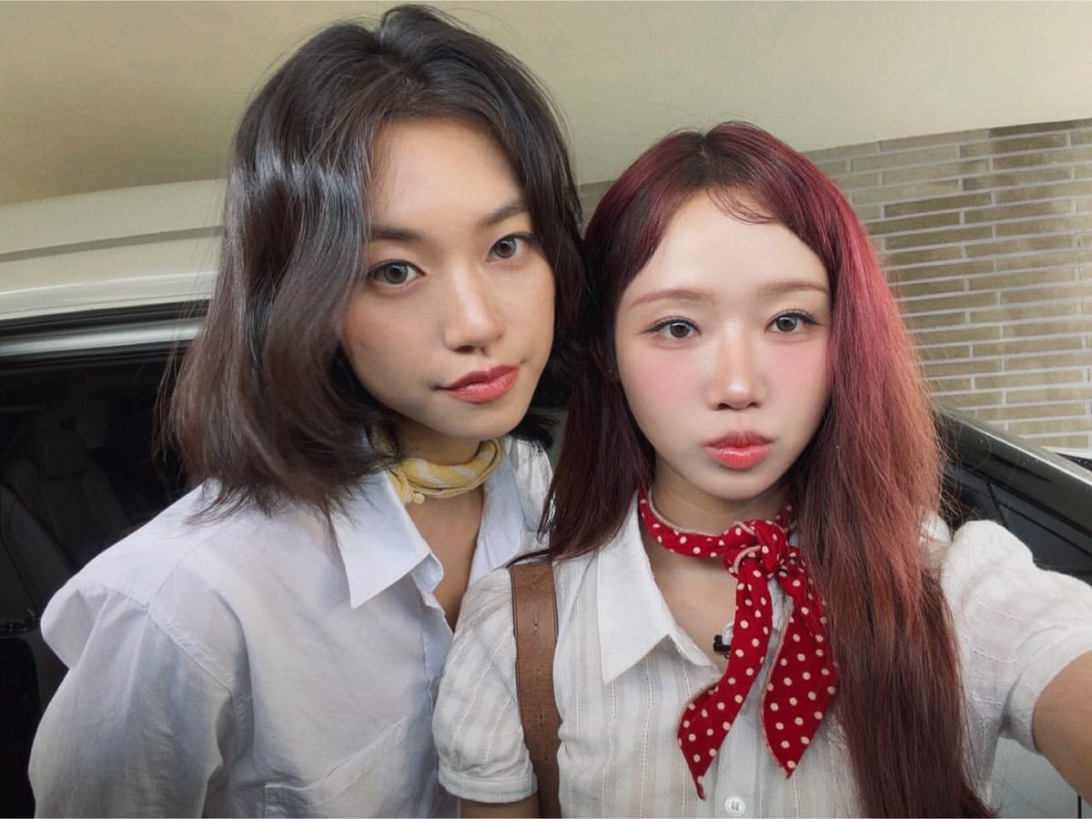 redplays_SNS's tweet photo. [🌻] 260822 | dbeoddl__ post
 👭🏻❤️
@/lafilledhiver_

#최유정 #CHOIYOOJUNG (1)
#김도연 #KIMDOYEON 
#도댕 #DoDaeng https://t.co/alzsIxGbYo