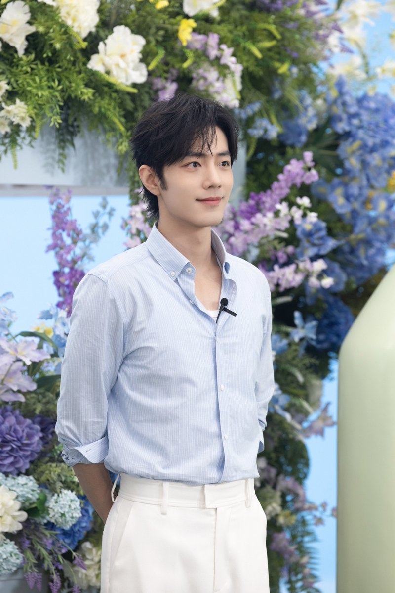XiaoZhan_OFC's tweet photo. 【260822 Photo】

#XiaoZhan1005NewsPort
#XiaoZhan #肖战

Xiao Zhan Studio Weibo updated:

Let's meet naturally, and start our "Plant Healing" wandering plan, see you tonight at 18:00. https://t.co/FVVs9q38BZ