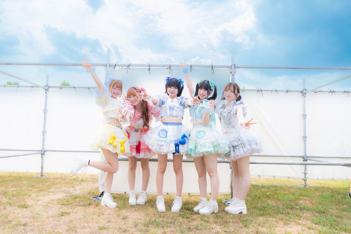 mirafan_info's tweet photo. ＼ドラゴンクイーンズフェスティバル🐉／

めっちゃ暑くてめっちゃ楽しかった‼️
この5人でのラストライブ🎤

最高の思い出をありがとう♡

#ミラファン https://t.co/a1DZcBhpsQ