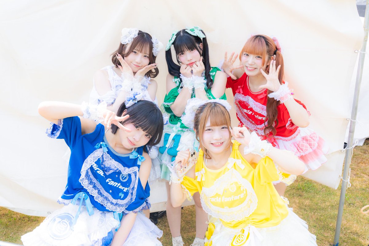 mirafan_info's tweet photo. ＼ドラゴンクイーンズフェスティバル🐉／

めっちゃ暑くてめっちゃ楽しかった‼️
この5人でのラストライブ🎤

最高の思い出をありがとう♡

#ミラファン https://t.co/a1DZcBhpsQ