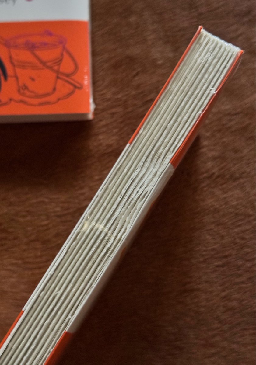 b0bthereader's tweet photo. Nobody 💔told 💔 me 💔 these 💔 Penguin 💔 Orange 💔 had 💔 deckled edges 💔

Seriously what is the point of these edges pls stop @ all publishers https://t.co/BZymb9b5LW