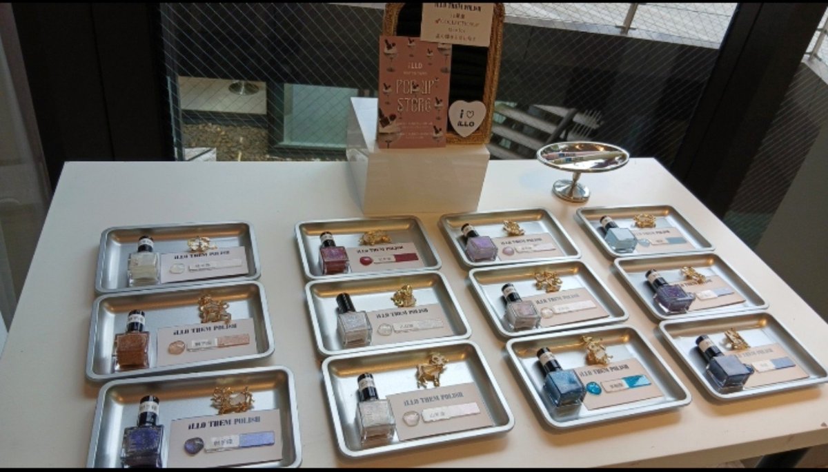 sp_oftn's tweet photo. ①②9月の金木犀コレクション💠
金木犀が好きなので楽しみだった🎵
かなり好みなので全色買いの予感！
カラー名も素敵💕

③④10月の星座コレクション🌟
青系、白系、トッパーに使えそうなカラーなど…全部気になる！
いずれ既存色との比較も見たい🧐
装飾の星座置物？もかわいい！ https://t.co/UoBCO6KBkC