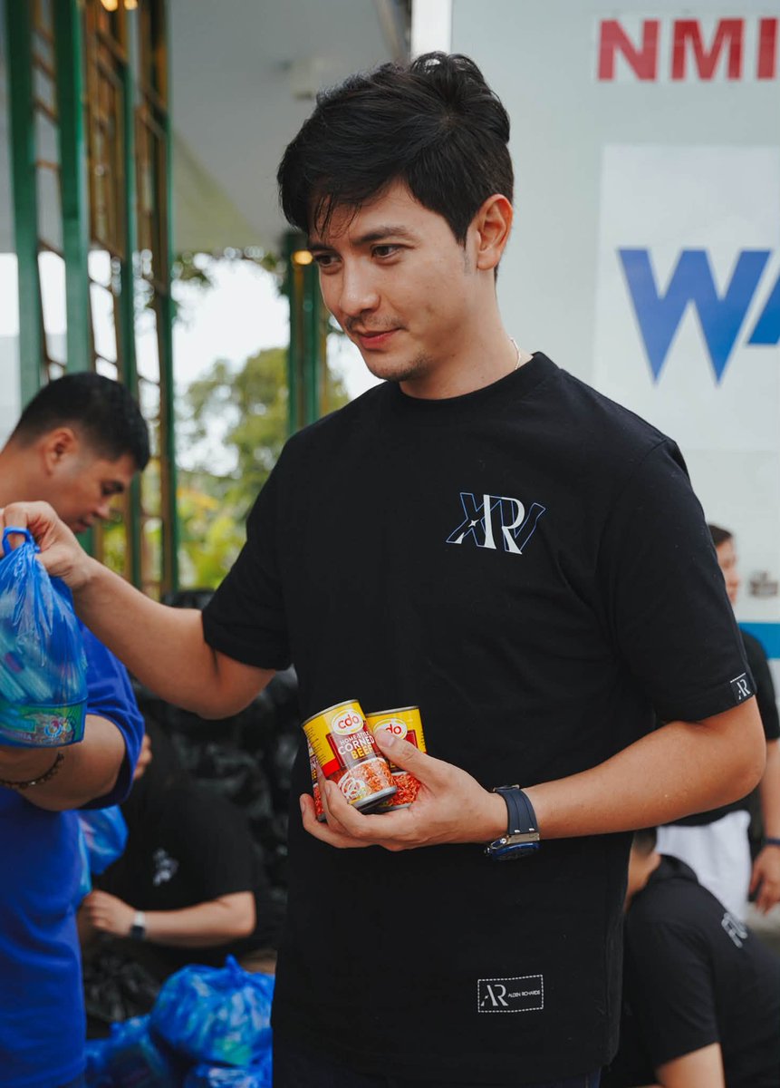 AldenTrendsOFC's tweet photo. BEYOND commendations,
BEYOND awards,
BEYOND the titles,
BEYOND the projects...
Your GOOD HEART will always stand out, ALDEN ❤

THANK YOU SO MUCH to YOU, your @myriad_corp  and your @ARfoundationinc family, and your brands for turning a good intention into REALITY 🙏🏻🙏🏻🙏🏻

God bless you all! 😊

@aldenrichards02 
#ALDENRichards 
https://t.co/uxiRrReM6p