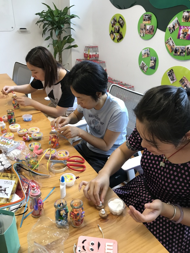 mylee002's tweet photo. únete a nuestro taller de manualidades creativas este sábado en el centro comunitario! Materiales gratis y ambiente divertido para compartir. No faltes!， https://t.co/JEzHeOiRGB