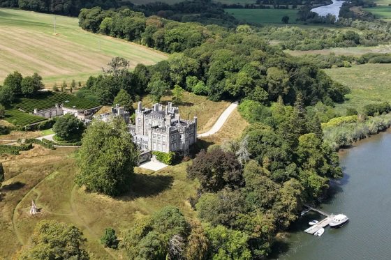 Caltech_FX's tweet photo. Meta’s Zuckerberg buys 19th-century castle in southeast of Ireland https://t.co/LPxRUYJ8cx