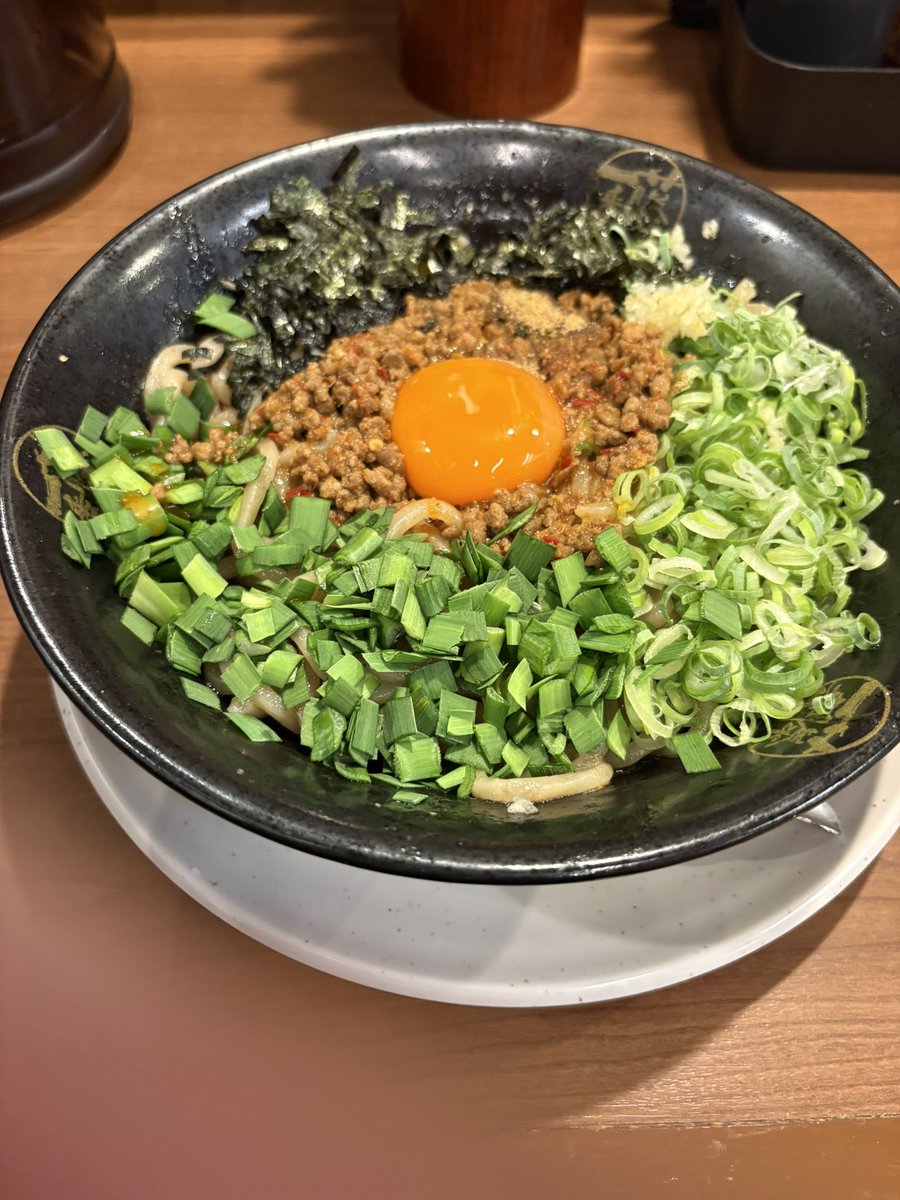 tiskomr313's tweet photo. 名古屋から帰宅中🚅
休みが決まったのが月曜日だったので家族にも行くことを言っておらず
後ろめたさもありながら楽しめました😀
まる2日歩きっぱなしでも問題なかったので月曜日からランニング再開予定🏃🏼
お会いできた皆様ありがとうございました🙇 https://t.co/f9Hgr4X6q8