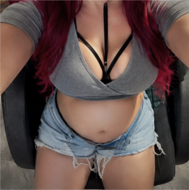 BB_Domenique's tweet photo. Overstuffed Buffet Belly - I feel like im gonna burst! 💣
For anyone curious what super high sponsors get ;3 https://t.co/eVUVObHQEz