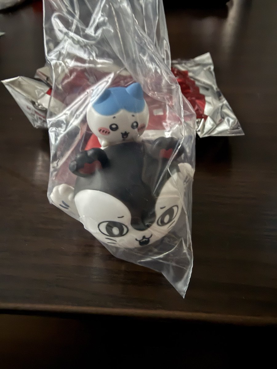 obaba_tatsu's tweet photo. ちいかわ　映画　特典　交換　ごきげんセイレーン　プルバックカー

譲　ハチワレ
求　うさぎ

郵送での交換希望です。お心当たりのある方よろしくお願いします。 https://t.co/fgk0xfhCfs