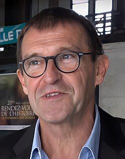 Eric_Anceau's tweet photo. Quelle tristesse d’apprendre la mort de notre collègue Jean-Louis Brunaux, archéologue de renommée internationale pour ses travaux sur la Gaule.
Je l’avais contacté récemment pour participer à un ouvrage collectif que je dirige mais il était trop affaibli pour participer.
🙏 https://t.co/tyDx43m8tM