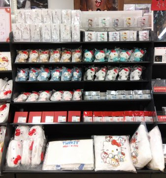 TOWER_Sapporo's tweet photo. //
タワレコ10店舗対象🎀
#TWINZY と #HELLOKITTY🍎
コラボグッズ大好評販売中✨
\\
🗓️販売期間🗓️
8/30(日)まで
🎁購入特典🎁
1回のお会計で1万円お買い上げ毎に、ITZYのフォトカードをランダムでプレゼント!!
詳細▼
https://t.co/Cd9Av7ysih
#ITZY #MIDZY #hellokitty #ハローキティ https://t.co/FZx0XUizW2
