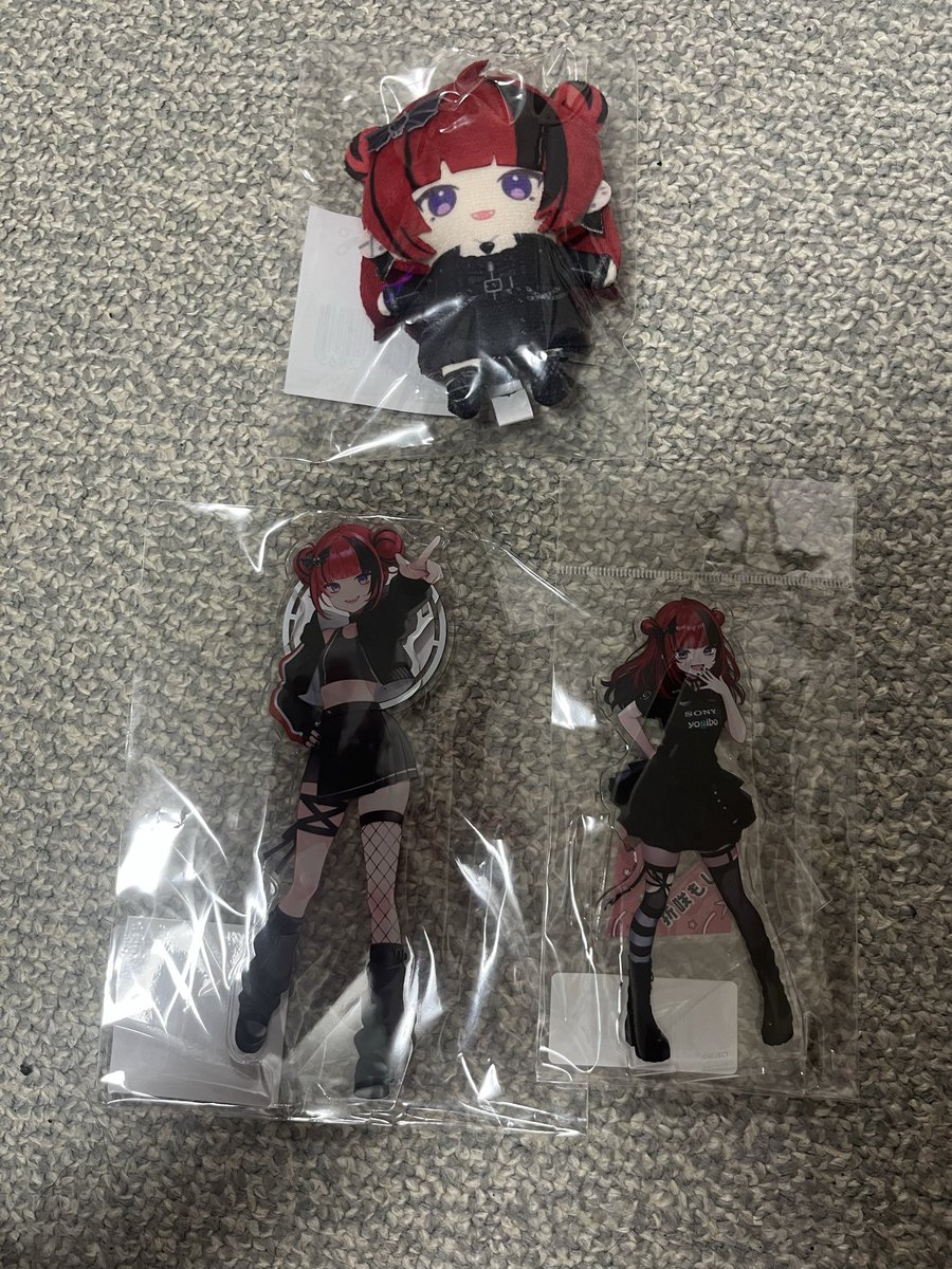 risa_RasAA's tweet photo. REJECT pop up store行ってきた！
もしゅさんのアクスタとぱぺ買えた！
めっちゃ楽しかった！
#折咲もしゅ https://t.co/mXfLLUsMES