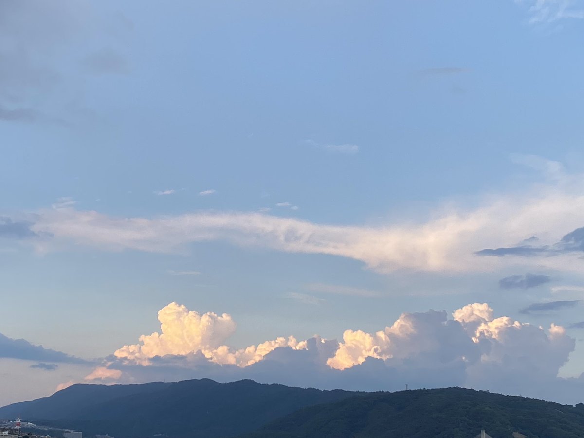 ringringlily's tweet photo. 遠雷

And I〜ぁあ〜ぃ

#さっきの空
#雲友の会 https://t.co/VccZBAhmC4