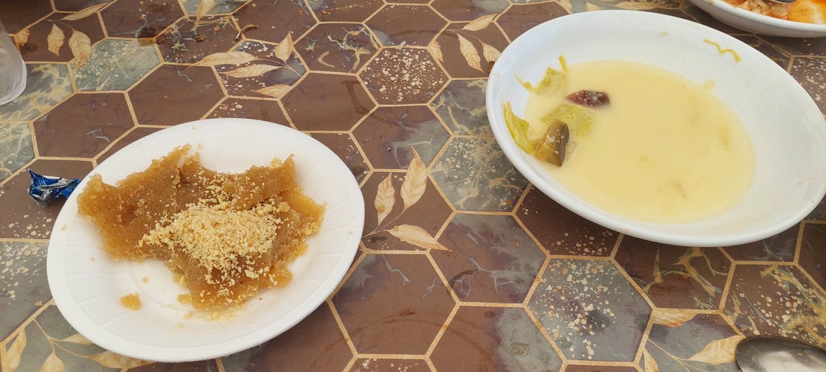 kamiloz09's tweet photo. Sofranın yıldızları yine turşu ve helva idi... 
Yemekleri yapan ustalardan Allah razı olsun, düğün sahiplerine de merasimleri hayırlı olsun... :) https://t.co/JhXo2PPJ9y
