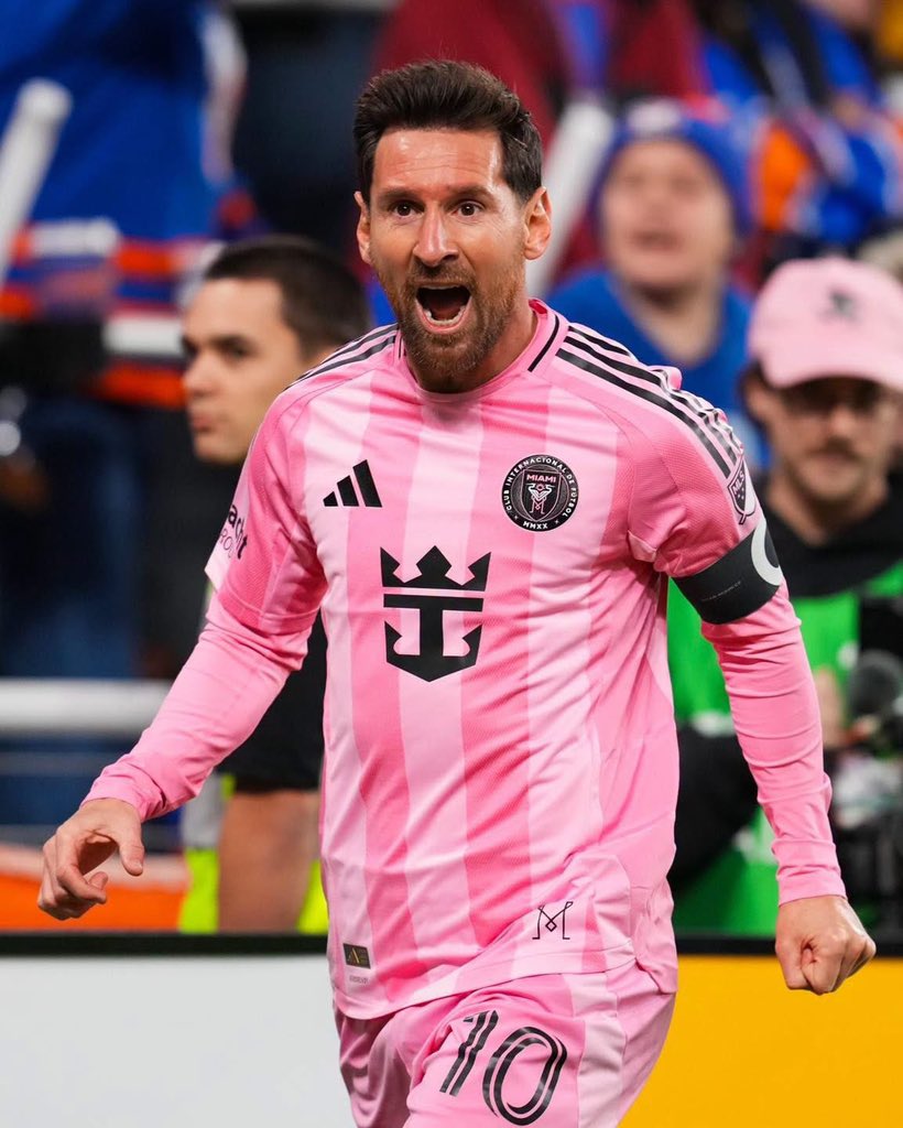 psg__chief's tweet photo. The GOAT plays today 🐐🔜⚽️ https://t.co/40dHgpArx5