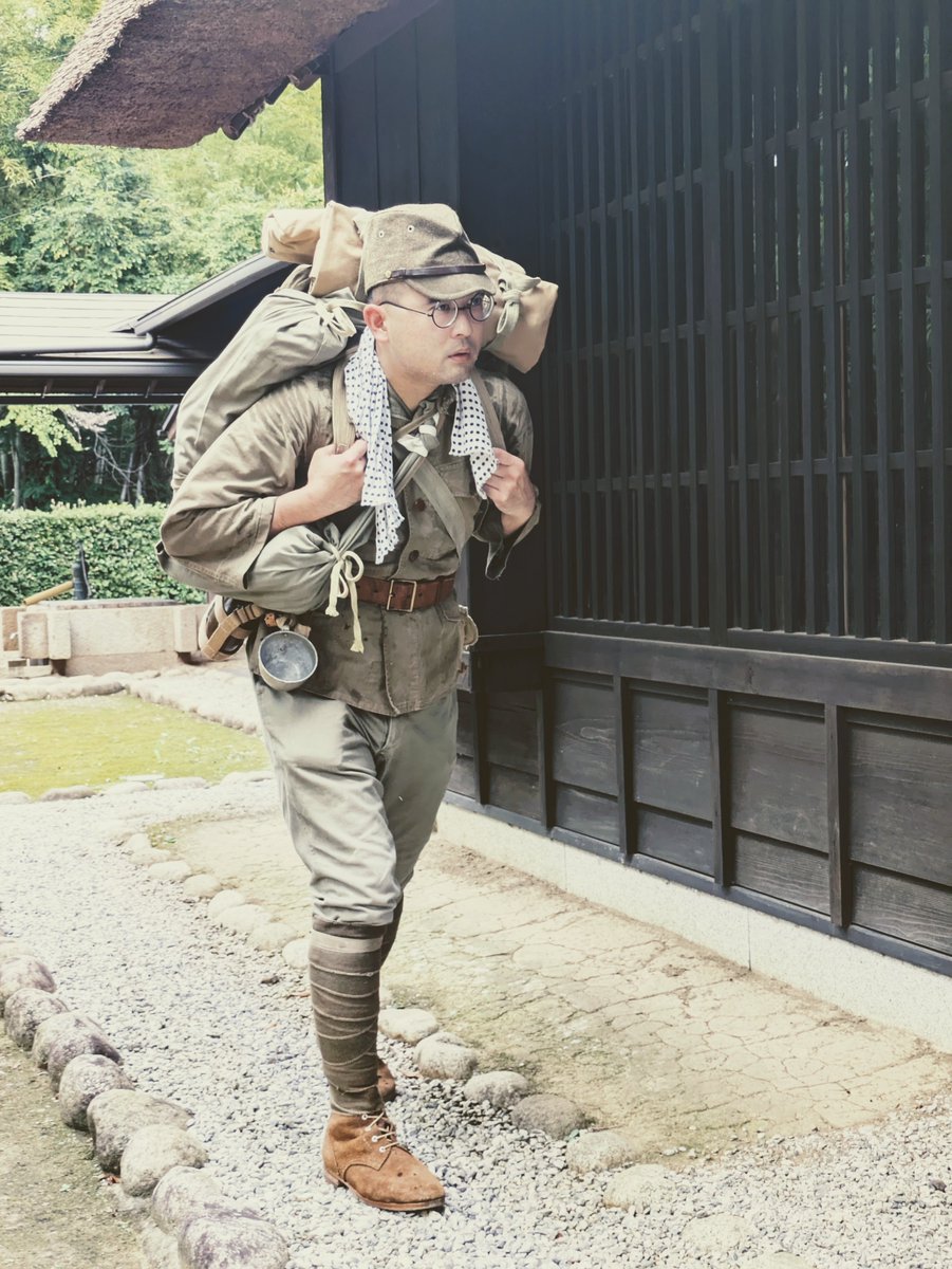 ponio0713's tweet photo. 昭和2■年夏、南方●●方面より復員してきた陸軍兵士。多くの復員兵が一路家路を目指した(出典「約1.0億人の昭和史 -戦後動乱期-」) https://t.co/NmLcmttBxe